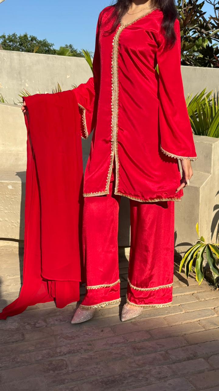 Hania amir plazo set _26_05_15_03